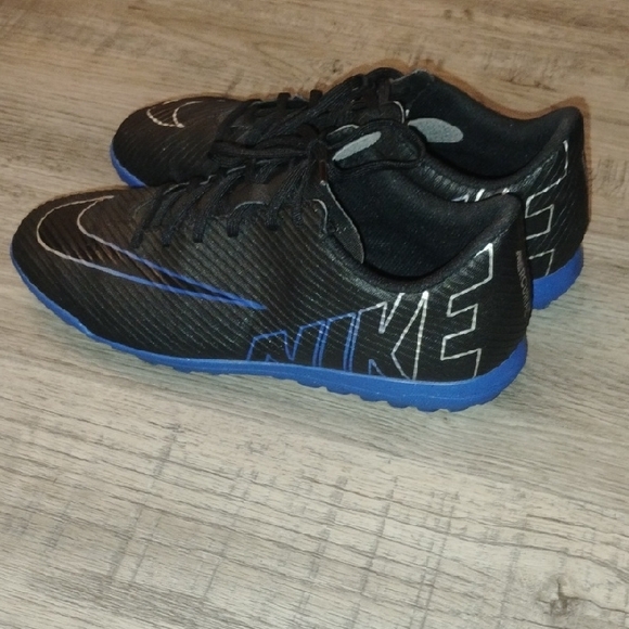 Nike Mercurial  Vapor Indoor Soccer Black and Blue Sports Sneakers Men's Size8.5 - Picture 5 of 9